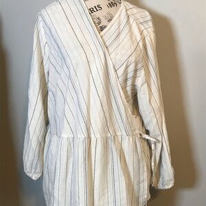 100% COTTON LINEN WHITE WRAP TOP. V-NECK PRE-SHRUNK TIME & TRUE SIZE XL